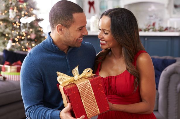 Gift Jewelry on Christmas to Your Wife to Spoil Her