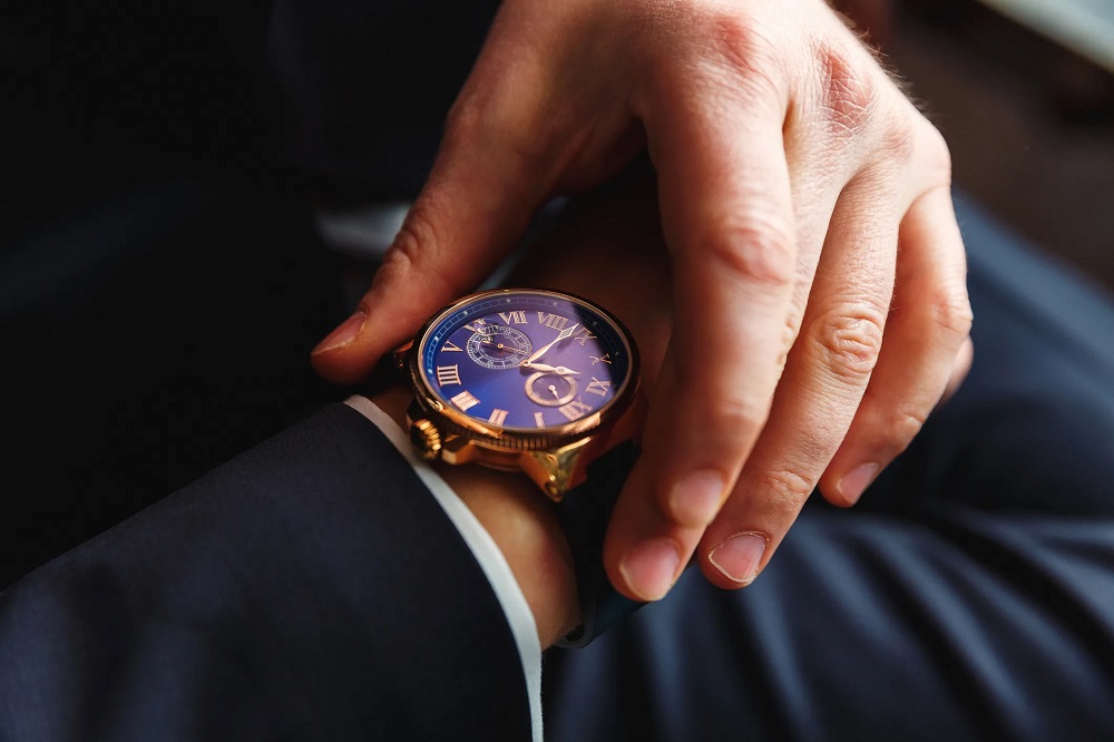 Tips To Safely Sell Pre-Owned Luxury Watches