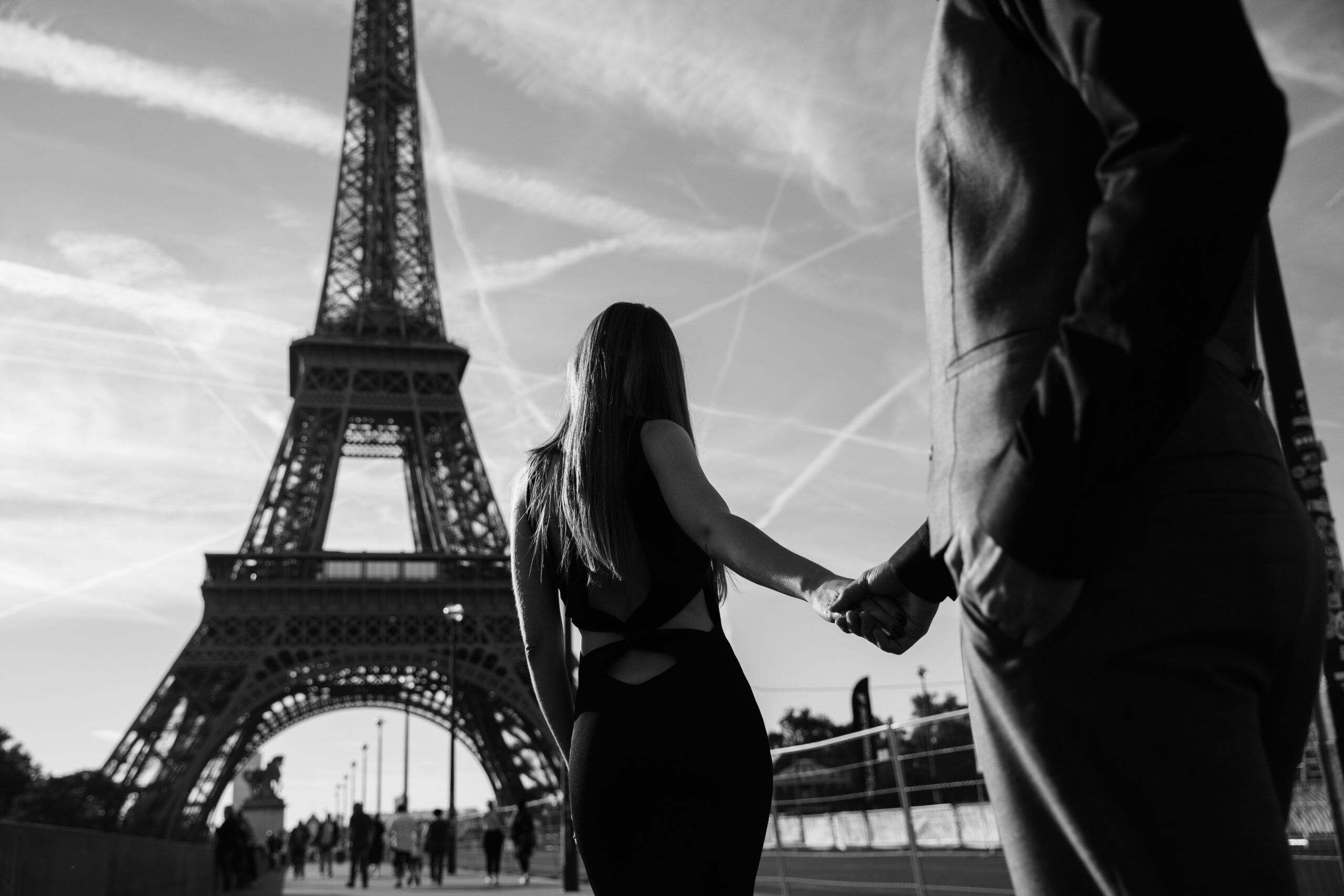 What is the best place in the world to make the most romantic proposal in 2023 ? It is Paris Proposal !